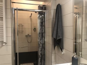thumbnail: Bathroom shower