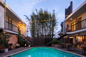 thumbnail: Outdoor dining