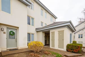thumbnail: Front of property