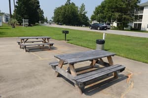 thumbnail: BBQ/picnic area