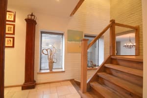 thumbnail: Interior detail
