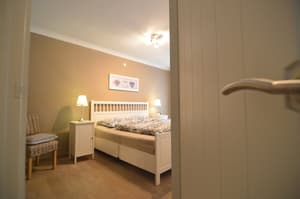 thumbnail: Interior detail