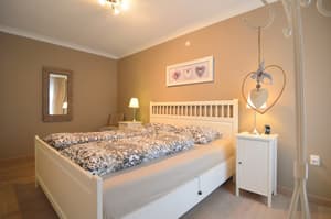 thumbnail: Interior detail