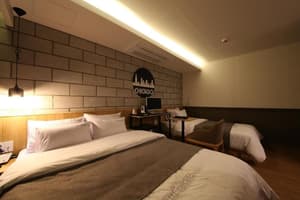 thumbnail: Room