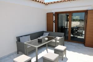 thumbnail: Exterior