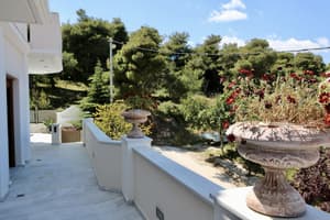 thumbnail: Exterior