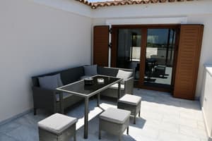 thumbnail: Exterior