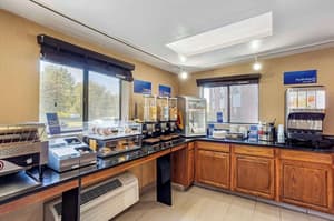 thumbnail: Breakfast area