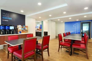 thumbnail: Breakfast area