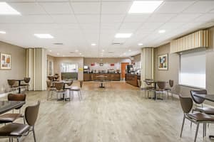 thumbnail: Breakfast area