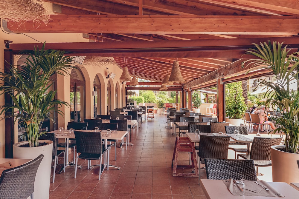 Food court
