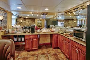 thumbnail: Breakfast area