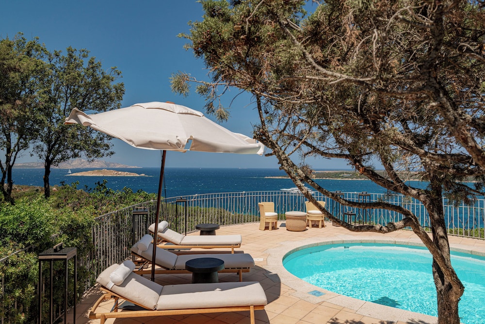Private pool