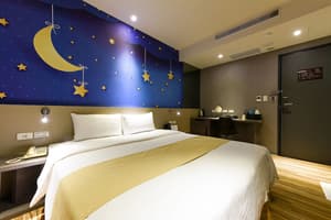 thumbnail: Room