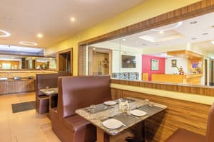 thumbnail: Restaurant