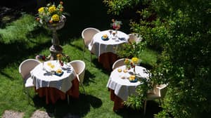 thumbnail: Outdoor dining