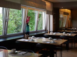 thumbnail: Restaurant