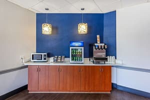 thumbnail: Breakfast area