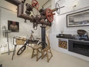 thumbnail: Interior detail