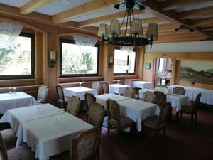 thumbnail: Breakfast area