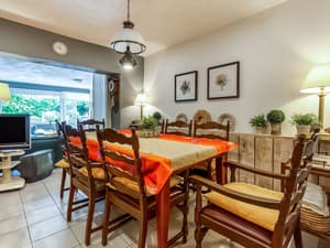 thumbnail: Dining