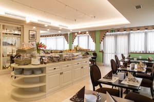 thumbnail: Breakfast area