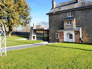 thumbnail: Exterior