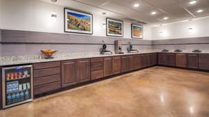 thumbnail: Breakfast area