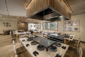 thumbnail: Restaurant