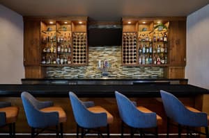 thumbnail: Bar (on property)
