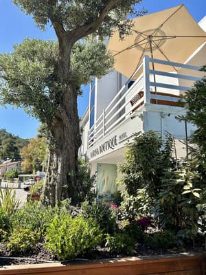 thumbnail: Exterior