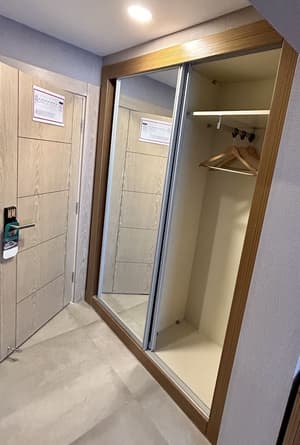 thumbnail: Room