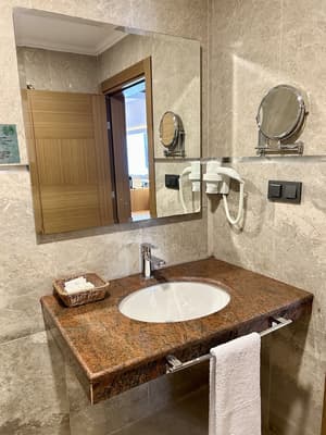 thumbnail: Bathroom