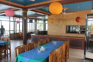 thumbnail: Restaurant