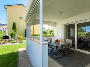 thumbnail: Exterior
