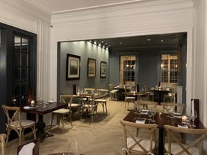 thumbnail: Restaurant