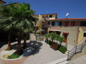 thumbnail: Exterior