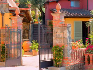 thumbnail: Exterior