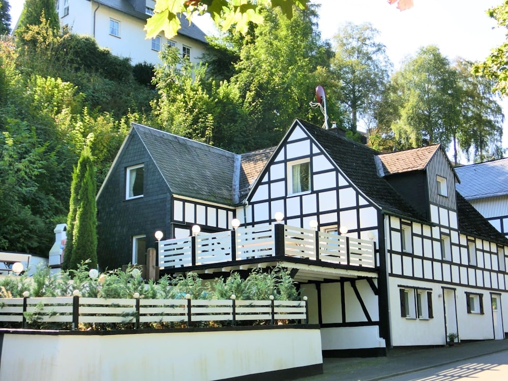 Primary image
