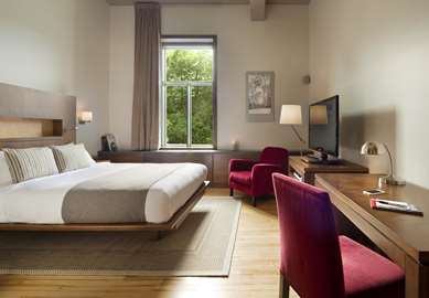 Guest Room,Bed,On-Site
