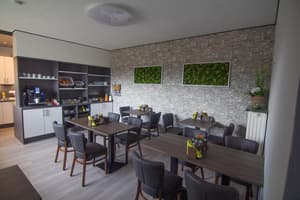 thumbnail: Restaurant
