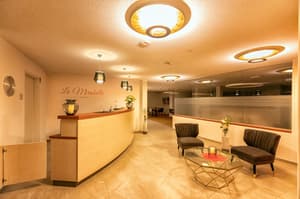 thumbnail: Lobby lounge