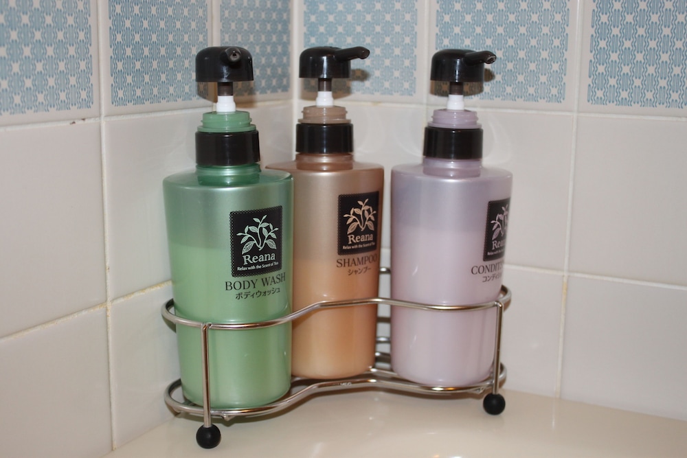 Bathroom amenities