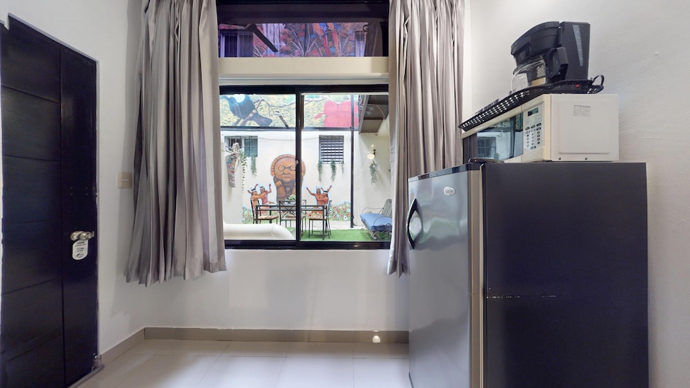 Mini-refrigerator