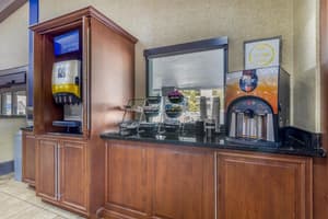 thumbnail: Breakfast area