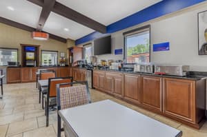 thumbnail: Breakfast area