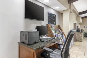 thumbnail: Business center