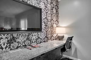 thumbnail: In-room business center