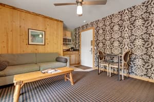 thumbnail: Interior detail