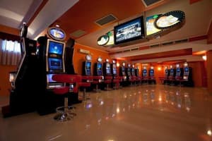 thumbnail: Bar (on property)